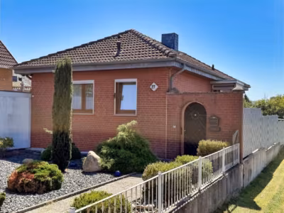 Hi-Bavenstedt: Bungalow mit Zusatzräumen im Untergeschoss, 31135 Hildesheim, Bungalow