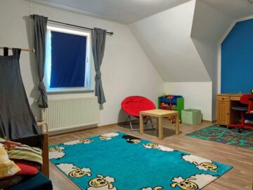 Wohneinheit links oben - Uetze – Vermietetes 5-Familienhaus als solide Kapitalanlage mit top Rendite!