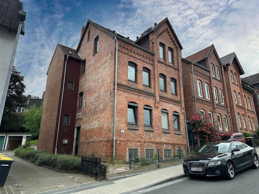 Sanierungbedürftige Doppelhaushälfte in Hildesheim-Moritzberg 1 Seitenansicht - Sanierungbedürftige Doppelhaushälfte in Hildesheim-Moritzberg