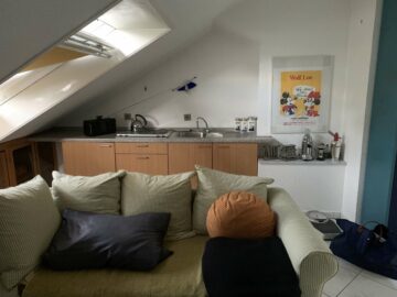 Einliegerwohnung im DG - Teilmodernisiertes Reihenhaus in Groß-Buchholz