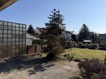 Terrasse - Celle: Charmantes Zweifamilienhaus mit großem Grundstück