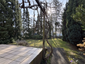 Terrasse und Garten - Burgdorf/ Ehlershausen: Charmante Doppelhaushälfte mit Potenzial