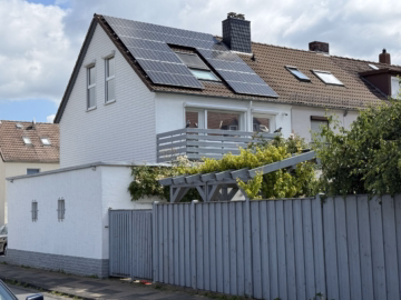 Seitenansicht - KEINE ZUSÄTZLICHE KÄUFERCOURTAGE: Saniertes Reihenendhaus in der Nordstadt