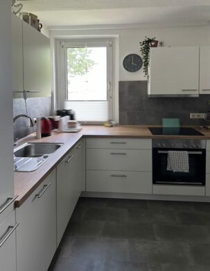 Vermietung: Geräumige 2-Zimmer-Wohnung in Uetze-Altmerdingsen - Einbauküche