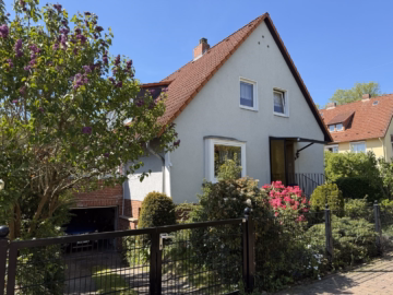 Außenansicht - Freistehendes EFH/ZFH mit Keller in Hannover-Bothfeld