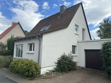 Außenansicht - Sarstedt – Nähe Kipphut: Gepflegtes Einfamilienhaus