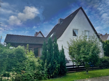 Seitenansicht - Sarstedt – Nähe Kipphut: Gepflegtes Einfamilienhaus