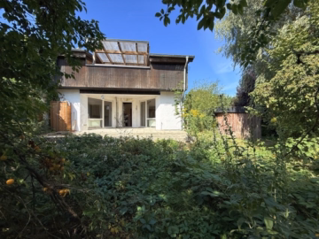 Bild - Winsen: Auf die Lage kommt es an – Sanierungsbedürftiges Reihenendhaus auf großzügigem Grundstück
