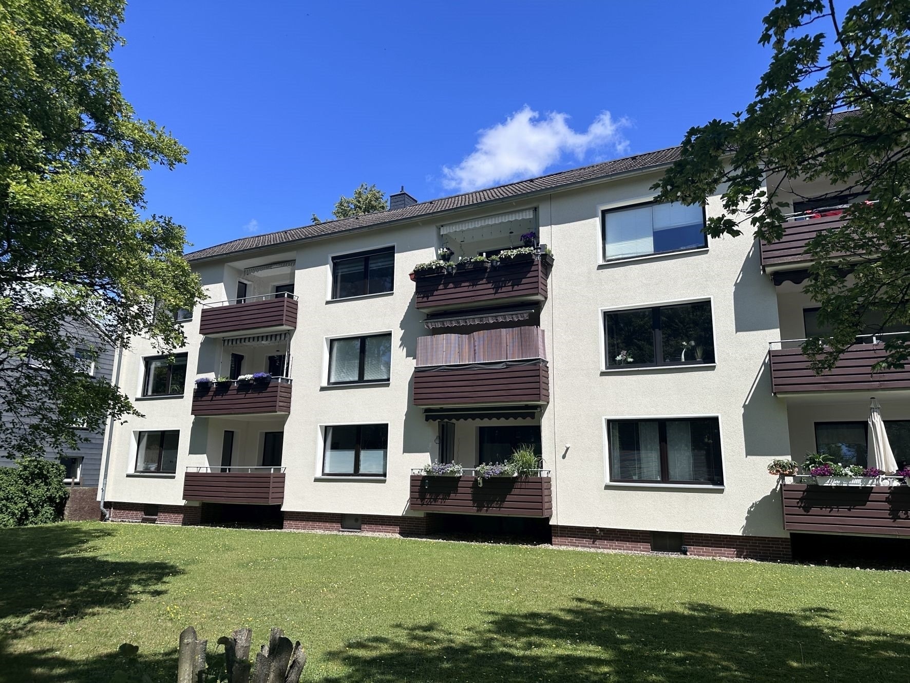 Burgdorf: Zentrumsnahe 3-Zimmer-Wohnung mit Balkon und Stellplatz, 31303 Burgdorf, Etagenwohnung