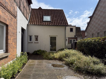 Eigener Außenbereich - Großzügiges Einfamilienhaus mit Balkon und Stellplatz