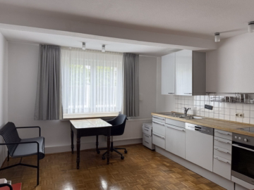 Küche - Großzügiges Einfamilienhaus mit Balkon und Stellplatz