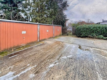 3 Garagen - Gepflegtes Wohn- und Geschäftshaus mit 7 Einheiten und 4 Garagen direkt im Zentrum von Seelze