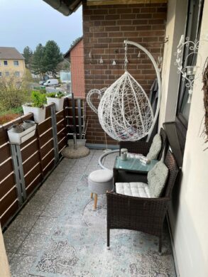 Balkon - Vermietung: 3-Zimmer-Wohnung mit Loggia
