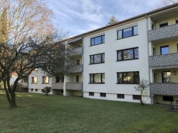 Rückansicht - Wunderschöne gepflegte 3-Zimmer-Wohnung im 1. OG mit Loggia, Balkon und Kellerraum