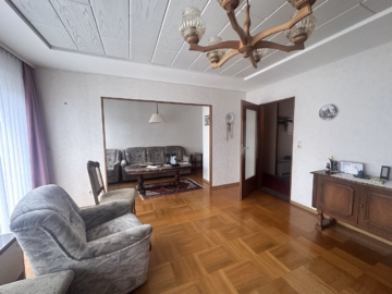 Wohnzimmer/Essbereich - Söhlde-Groß Himstedt: Eimfamilienhaus mit großem Grundstück, Keller und zwei Garagen