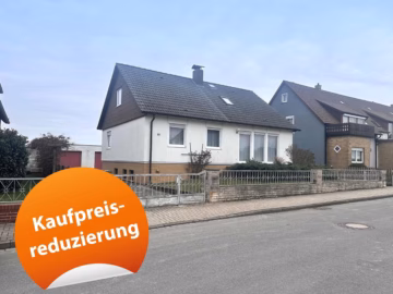 Söhlde-Groß Himstedt: Eimfamilienhaus mit großem Grundstück, Keller und zwei Garagen, 31185 Söhlde, Einfamilienhaus