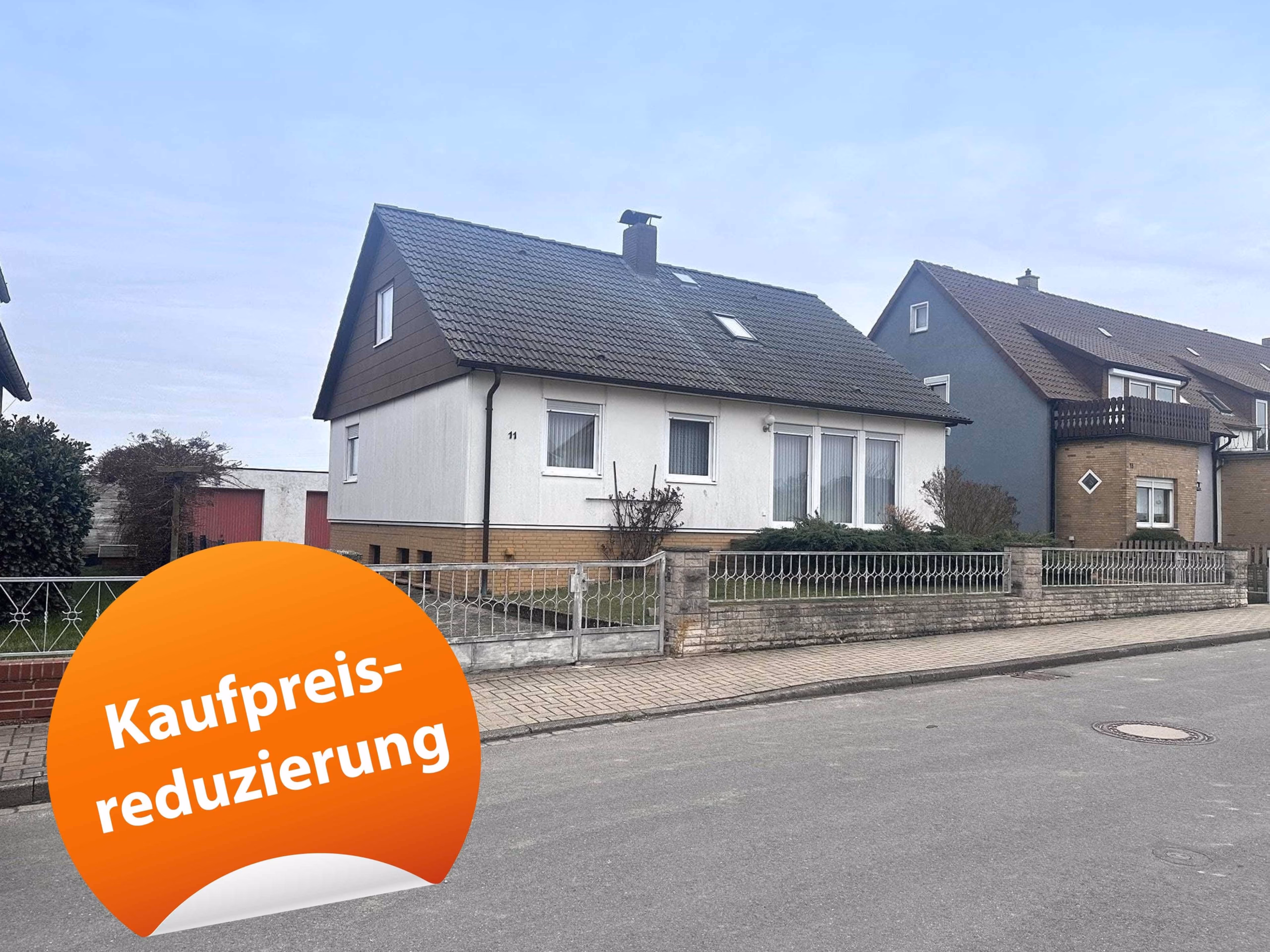 Söhlde-Groß Himstedt: Eimfamilienhaus mit großem Grundstück, Keller und zwei Garagen 38 Söhlde-Groß Himstedt: Eimfamilienhaus mit großem Grundstück, Keller und zwei Garagen, 31185 Söhlde, Einfamilienhaus