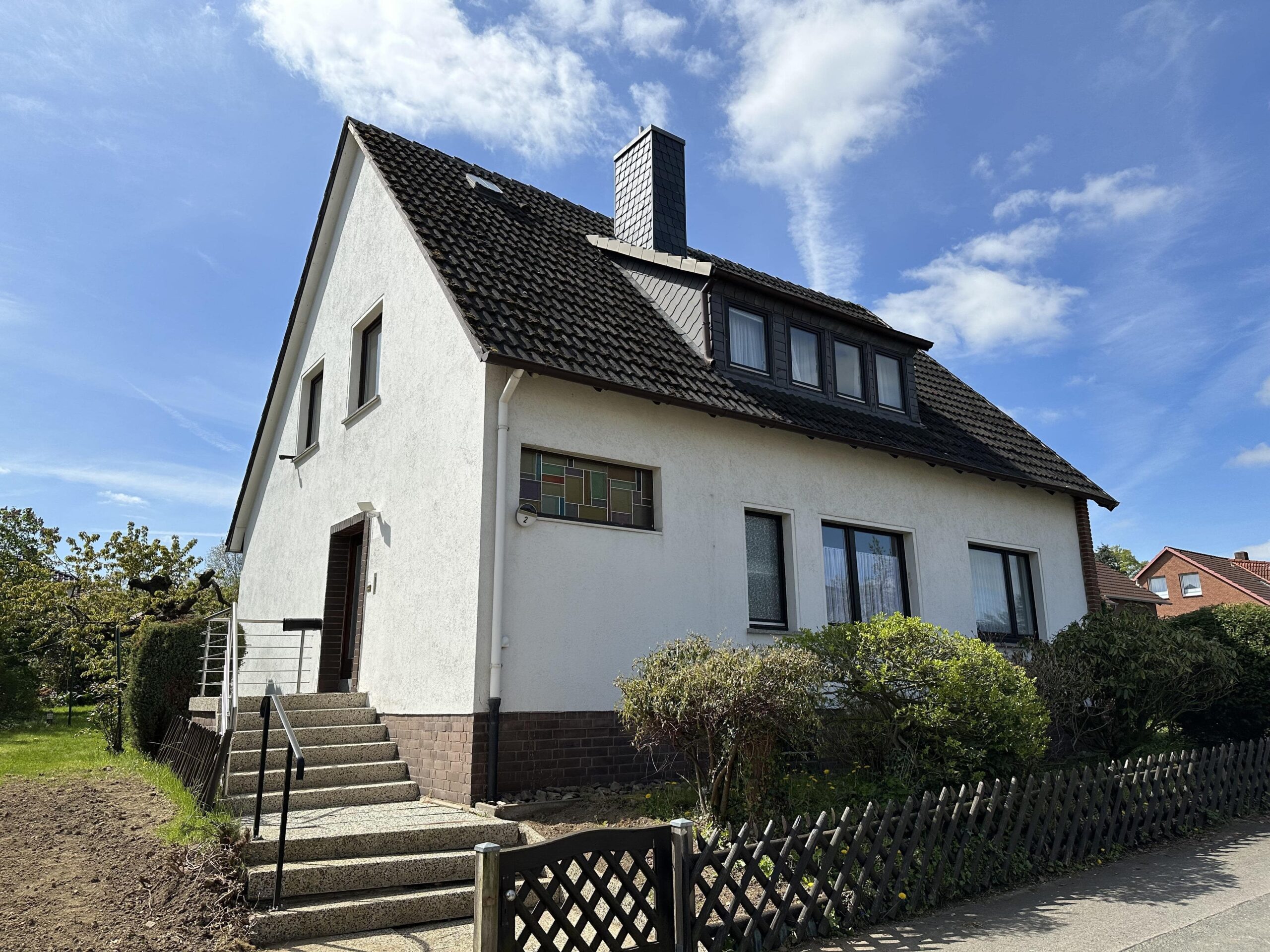 Gemütliche Dachgeschosswohnung mit neuer Einbauküche, 30890 Barsinghausen, Dachgeschosswohnung