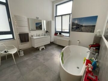 Stilvolles Ambiente in einem denkmalgeschützten Jugendstilhaus - mit Fahrstuhl - Badezimmer