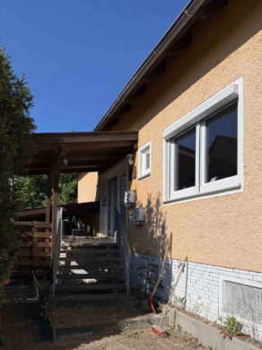Eingangsbereich - Langlinges: Freistehendes Einfamilienhaus mit großem Grundstück