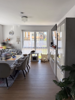 Wohnzimmer - Moderne 3-Zimmer-Mietwohnung mit Balkon