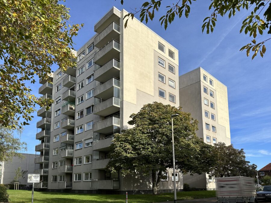 Hannover-Mittelfeld: Geräumige 3-Zimmer-Wohnung mit zwei Loggien - Außenansicht