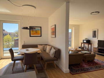 Wohneinblick - Allerinsel: 2,5-Zimmer-Wohnung mit Einbauküche und zwei Dachterrassen