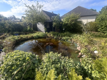Teich - Charmantes Einfamilienhaus mit Kamin, Garage und Terrasse in Nordstemmen