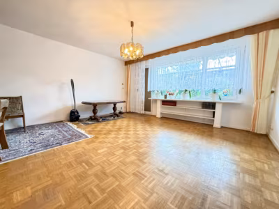 Wohnzimmer mit Essecke