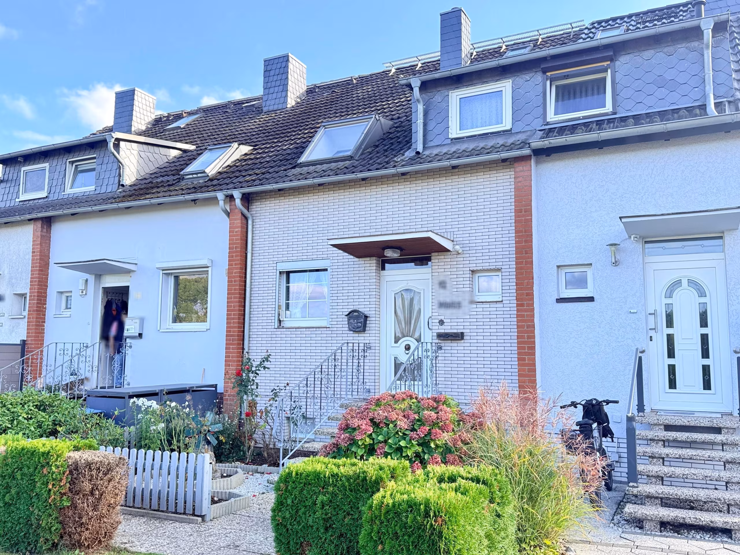 Immobilien 1 Solides Reihenmittelhaus mit Keller und Garage in Feldrandlage in guter Wohnlage in Seelze-Stadt, 30926 Seelze, Reihenmittelhaus
