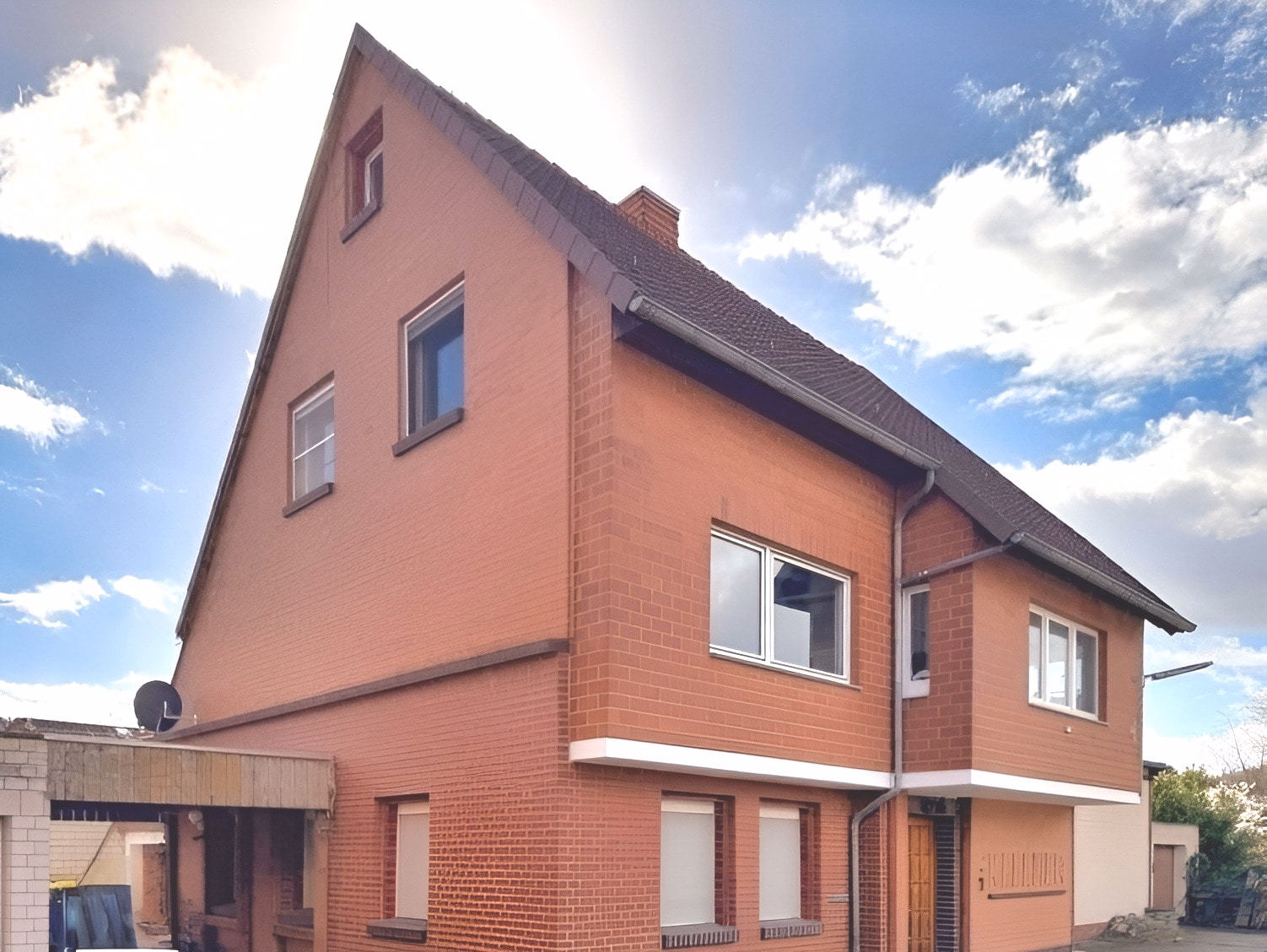 Harsum: Wohnen, arbeiten und vermieten: Wohnhaus mit Büroflächen plus 6-Familienhaus, 31177 Harsum, Sonstige