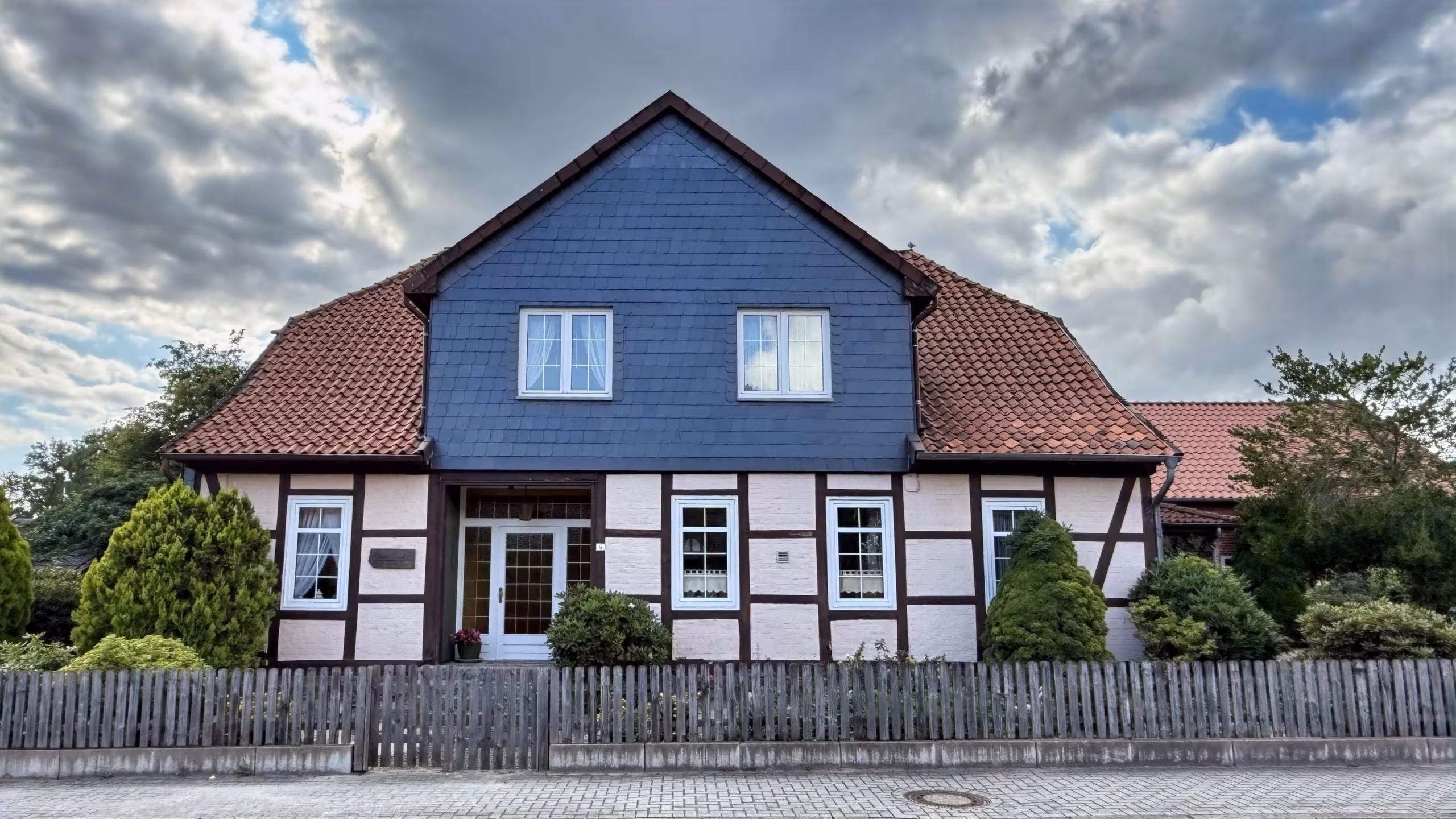 Historisches Anwesen mit großzügigem Grundstück und vielfältigen Nutzungsmöglichkeiten, 29229 Celle, Mehrfamilienhaus