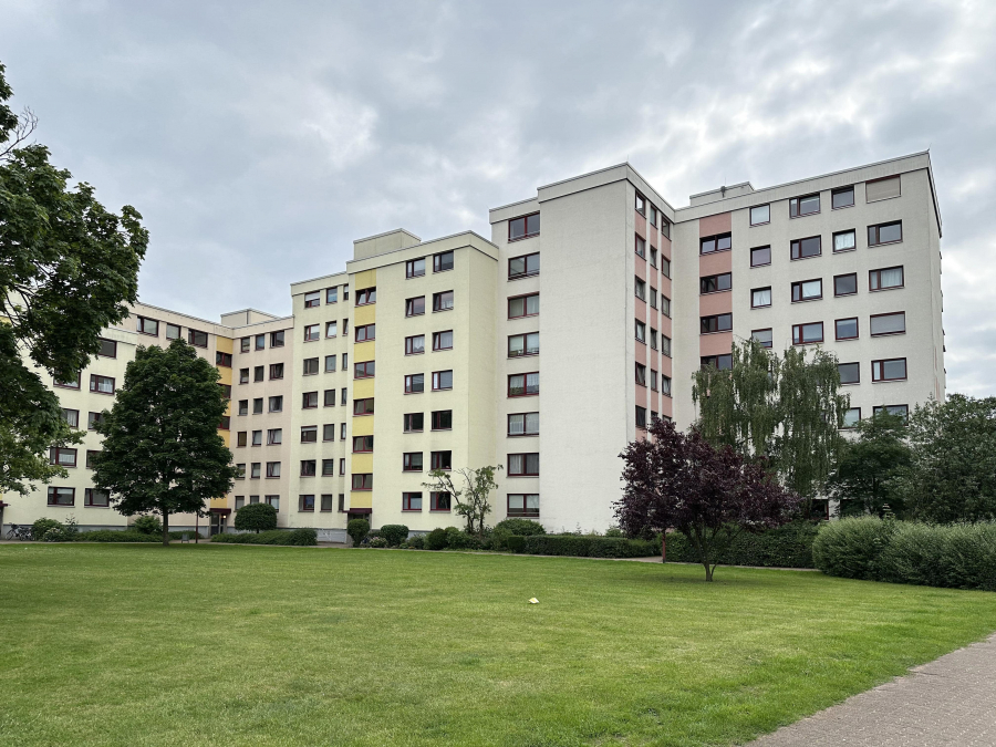 Außenansicht - Geräumige 2-Zimmer-Erdgeschosswohnung mit Loggia