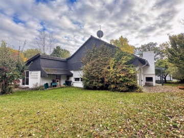 Außenansicht - Uetze/Hänigsen: Ebenerdige Doppelhaushälfte in ruhiger, gehobener Wohnlage