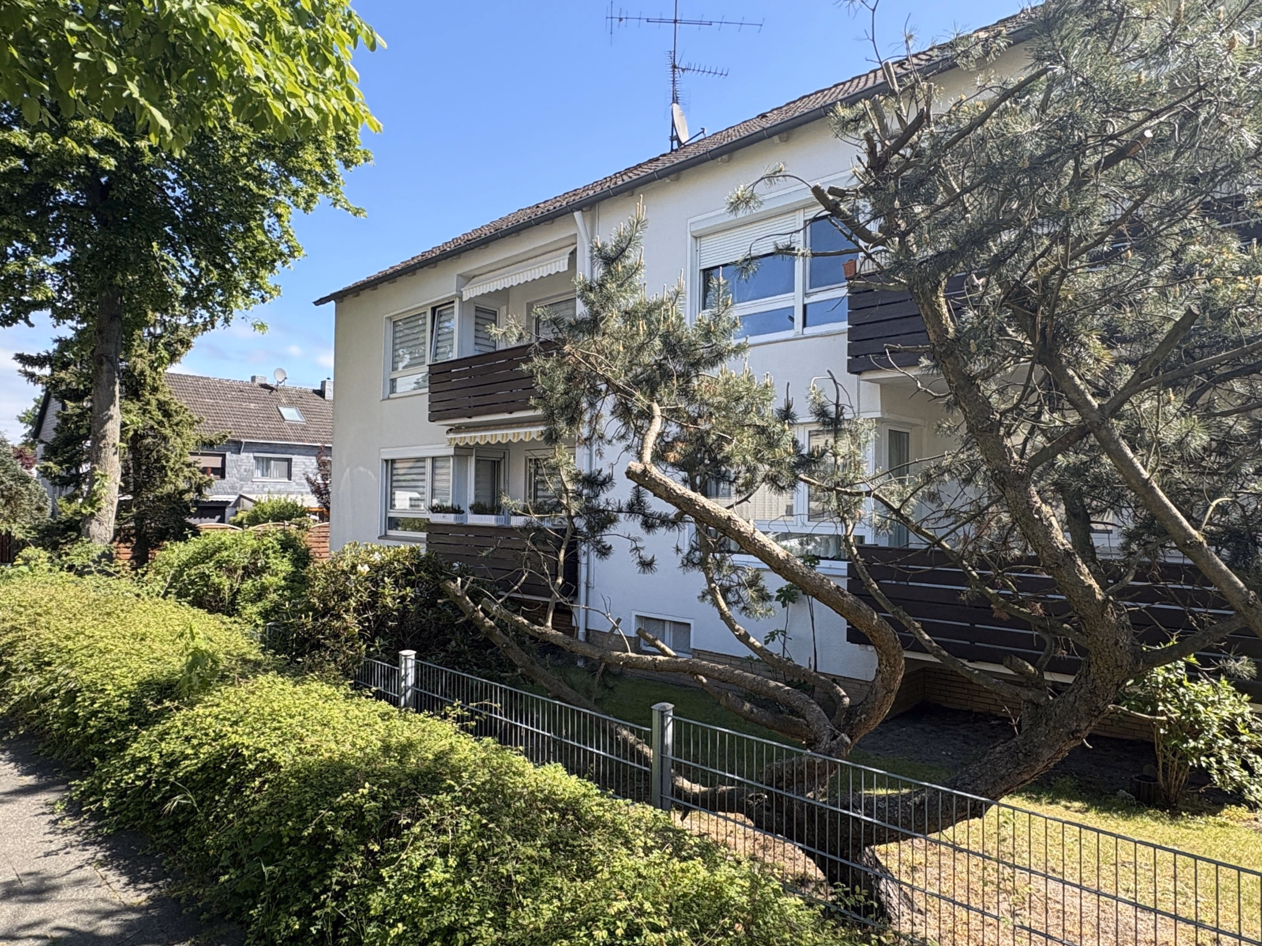 Burgdorf: Sanierungsbedürftige Eigentumswohnung in einer kleinen Hausgemeinschaft, 31303 Burgdorf, Erdgeschosswohnung