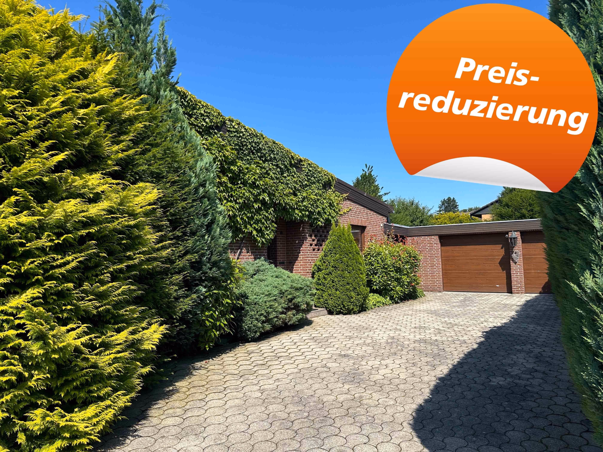 Stilvoller Bungalow in Hohenhameln: Ruhige Lage, Keller, Doppelgarage, zwei Kamine und Außenpool!, 31249 Hohenhameln, Bungalow