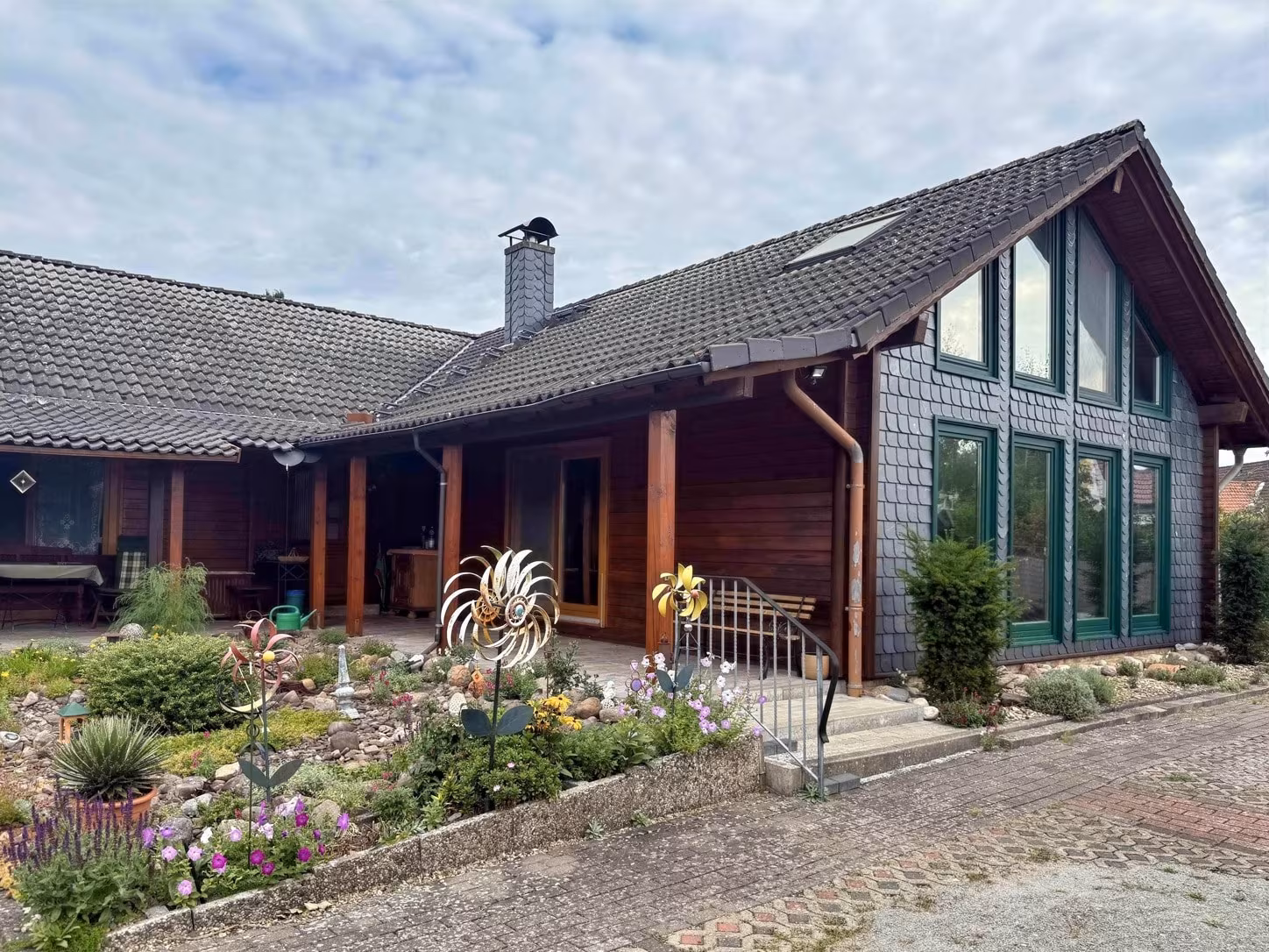 Wietze-Wieckenberg: Blockbohlenhaus mit Charme und traumhaftem Garten, 29323 Wietze, Einfamilienhaus