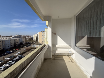Loggia - 3-Zimmer-Wohnung mit Loggia und Stellplatz in Laatzen