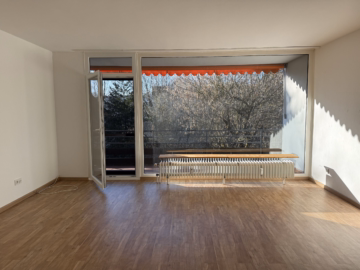 Wohnzimmer - Gepflegte 2-Zimmer-ETW in mit zwei Balkonen und TG-Stellplatz