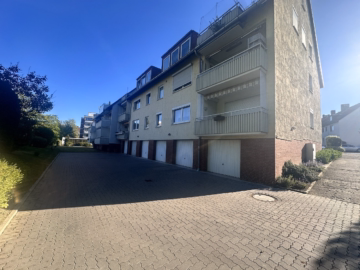 Außenansicht (Hofseite) - 4-Zimmerwohnung in Hildesheim – Marienburger Höhe