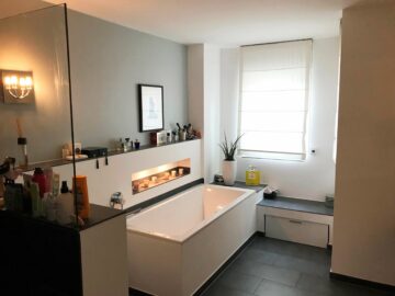 Wannen-/Duschbad im 1. OG - Schöne Doppelhaushälfte mit Carport im alten Teil Bothfelds