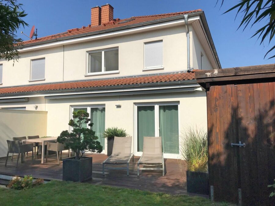 Schöne Doppelhaushälfte mit Carport im alten Teil Bothfelds 1 Außenansicht - Schöne Doppelhaushälfte mit Carport im alten Teil Bothfelds