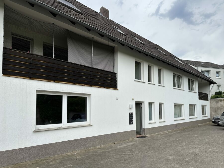 Vermietung: 5-Zimmer-Wohnung in Barsinghausen-Hohenbostel - Außenansicht