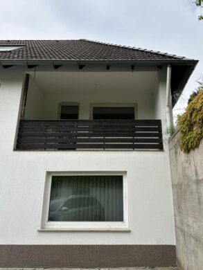 Vermietung: 5-Zimmer-Wohnung in Barsinghausen-Hohenbostel - Außenansicht Balkon