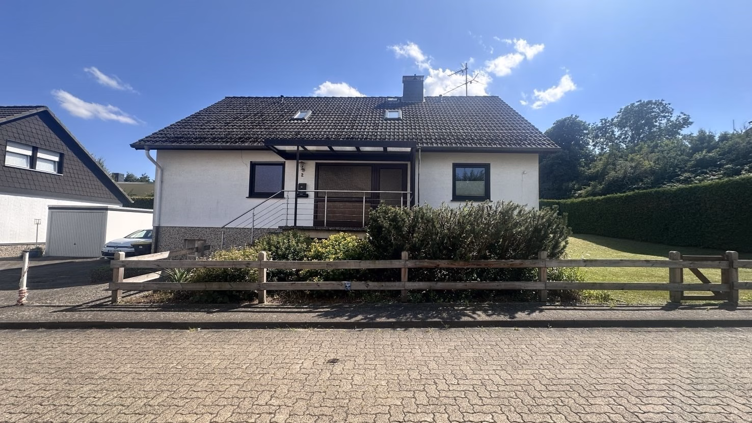 Bad Salzdetfurth-Wesseln: Einfamilienhaus mit Einliegerwohnung, Keller und Garage, 31162 Bad Salzdetfurth, Einfamilienhaus