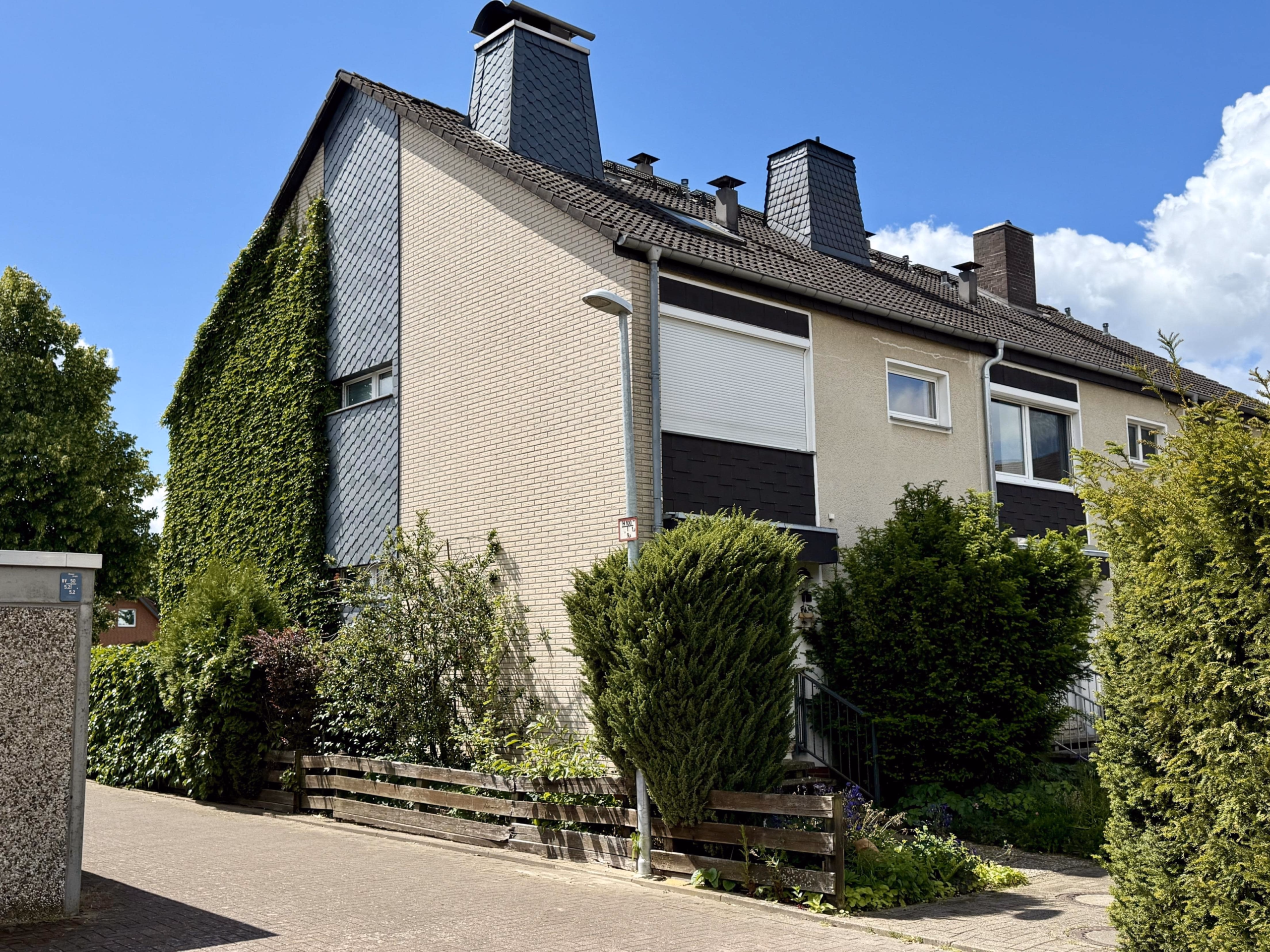 Gepflegtes Reihenendhaus mit Keller und Garage in guter Kernlage der Innenstadt in Seelze, 30926 Seelze, Reihenendhaus