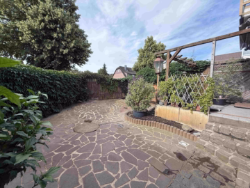 Garten - Gepflegtes Reihenendhaus mit Keller und Garage in guter Kernlage der Innenstadt in Seelze
