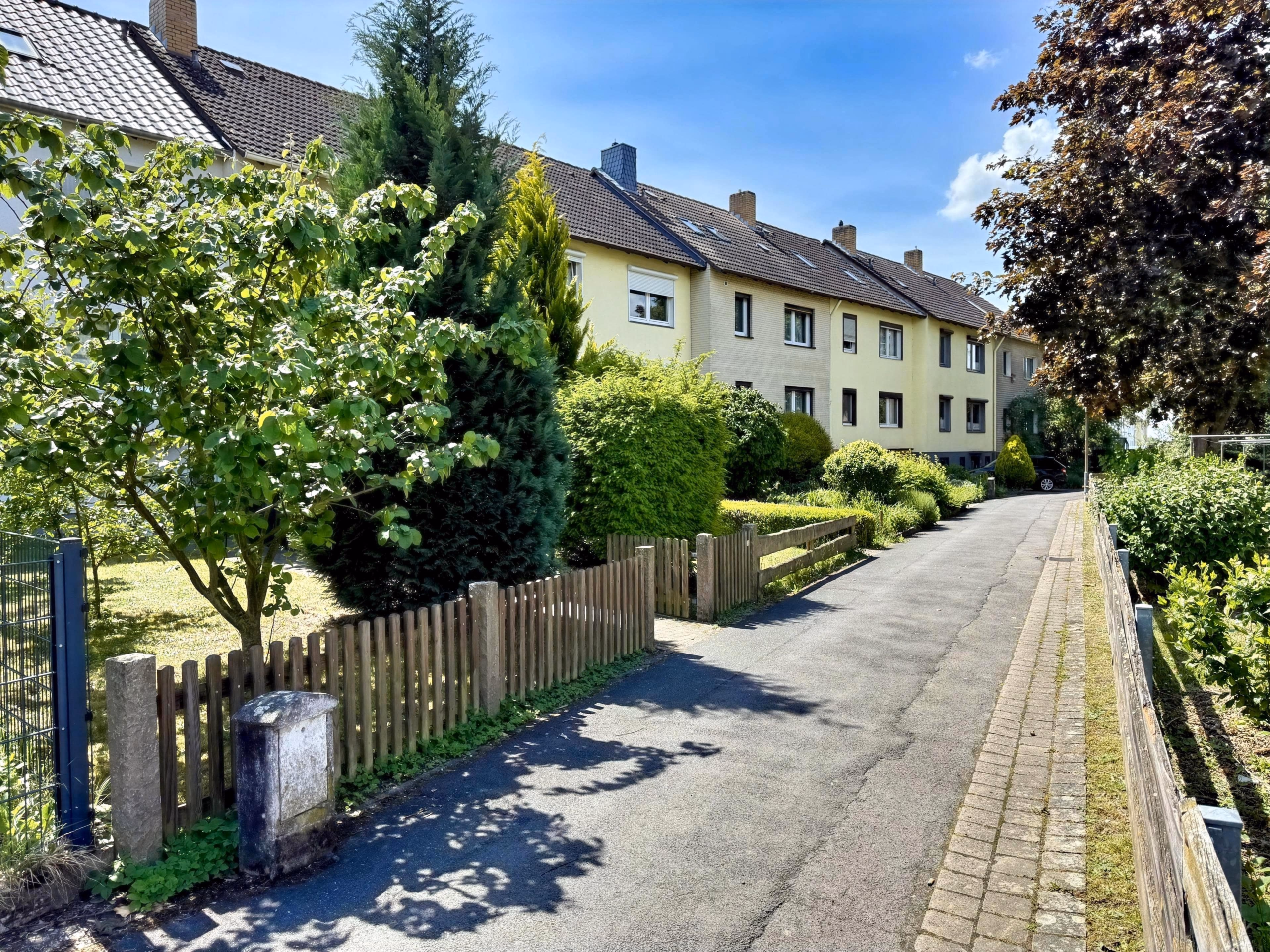 Gepflegtes Reihenmittelhaus mit schönem Garten in ruhiger und zentraler Lage in Seelze-Harenberg, 30926 Seelze, Reihenmittelhaus